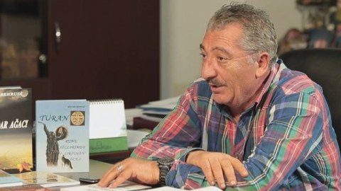 “İntihardan əvvəl qardaşından halallıq istəyib” - Rüstəm Behrudi qardaşı oğlunun ölümündən DANIŞDI