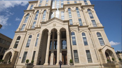 Deputatlar MSK-nın yeni tərkibini müzakirə edirlər