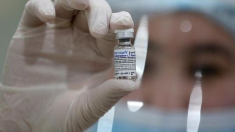 Azərbaycana “Sputnik V” vaksininin ilk partiyası gətirilir