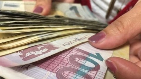 Bakıda orta əməkhaqqı azalıb 