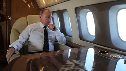 Keçmiş pilot Putinin təyyarədəki davranışından danışdı