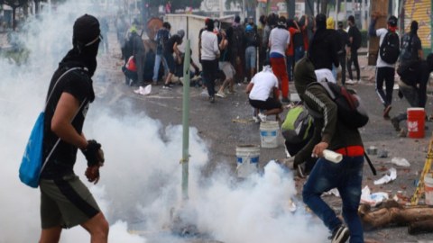Kolumbiyada etiraz: 548 nəfər itkin düşdü