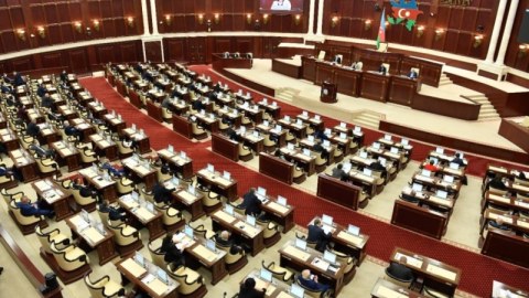 Parlament dövlət büdcəsinin icra vaziyyətini müzakirə edəcək  