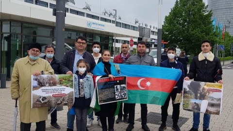 Azərbaycanlılar BMT-nin qərargahı önündə etiraz aksiyası keçiriblər