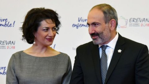 Paşinyan arvadını nazir müavini təyin etdi