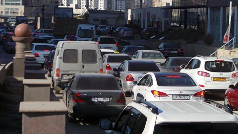 Bakıdakı dəhşətli tıxacların səbəbi AÇIQLANDI