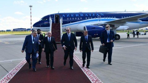Baş nazir Əli Əsədov Minskə getdi