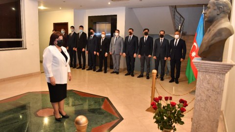 Sahibə Qafarova Azərbaycanın Pakistandakı səfirliyində olub