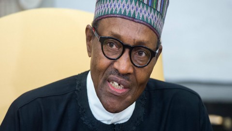 Nigeriya lideri “Twitter”dəki postunun silinməsinə münasibət bildirdi