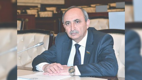 Aİ-95 markalı benzinin bahalaşma səbəbləri - Deputat yazır