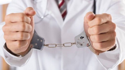 Həbs edilən baş həkimin işi məhkəməyə göndərildi