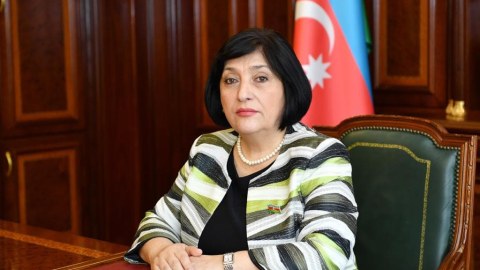 Spiker Şəhid jurnalistlərin ailələrinə başsağlığı verdi