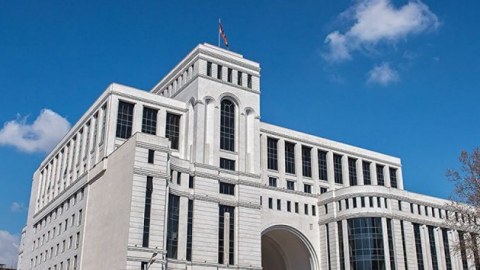 Ermənistan Xarici İşlər Nazirliyi başsız qalıb