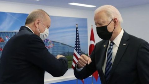 “Əlini daşın altına qoymaq vaxtıdır” - Ərdoğan Baydenlə görüşdən danışdı
