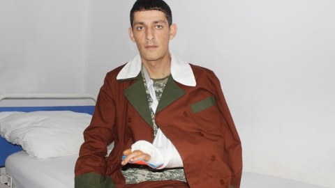 Şuşa-Xankəndi yolunda yaralanan QAZİ - qəlpə onun əlindəki silahı 2 yerə bölüb