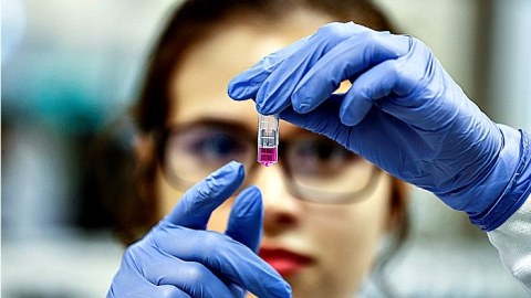 Koronavirus düşdüyü səthdə bir neçə gün yaşayır
