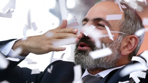 Məğlub Ermənistanın qalib Paşinyanı 