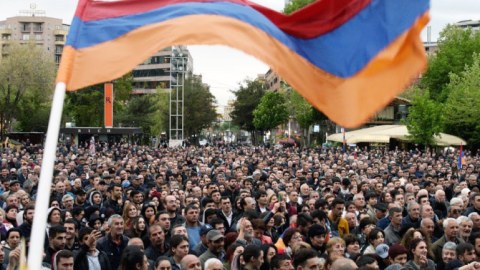“Erməni xalqının dövlətçilik anlayışı yoxdur” - Rusiyalı ekspertlər OD PÜSKÜRDÜLƏR