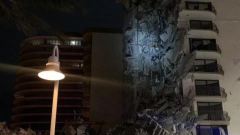 Bina çökdü: 4 ölü, 159 nəfər itkin saylır