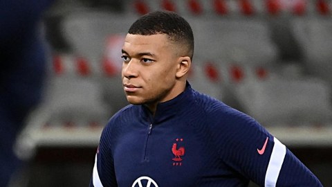 Fransanı “batıran” Mbappe penaltiyə görə üzr istədi