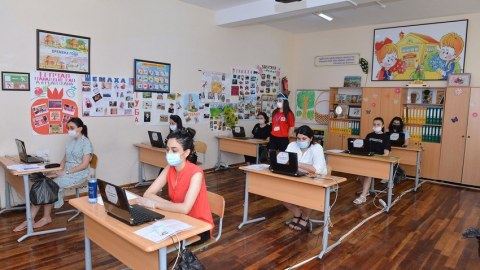 Azərbaycanda 16 yaşlı iki nəfər müəllimliyə namizədliyini verdi
