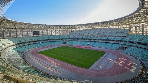 Futbola öz avtomobilində gələnlərin maşını müvəqqəti duracağa APARILACAQ