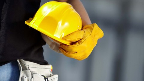 Fəhlə faciəvi şəkildə öldü