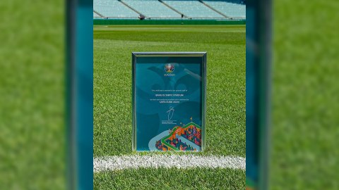 UEFA Bakı Olimpiya Stadionunu təltif etdi