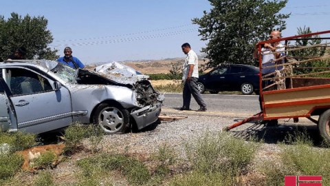 Göyçayda 2 minik avtomobili toqquşdu: xəsarət alanlar var