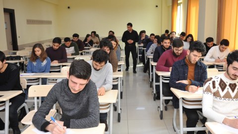 Qəbul imtahanlarının saatı DƏYİŞDİRİLDİ