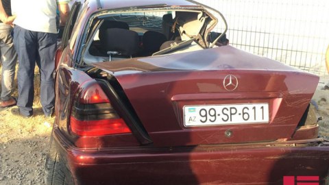 Şirkət rəhbərinin arvadı “Mercedes Galandewagen”lə qəzaya düşdü - FOTO
