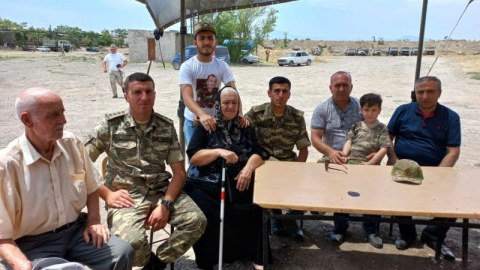 İki şəhid anası əsgərlərə pay APARDI - FOTOLAR