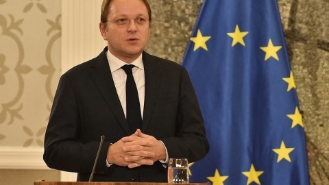 Avropa komissarı Azərbaycana gəlir