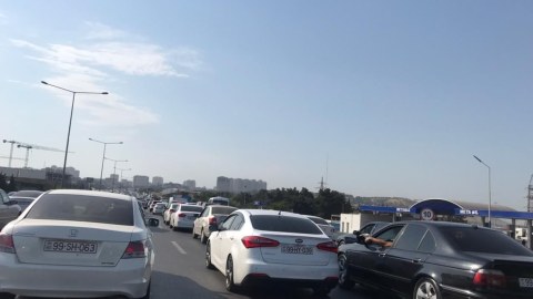 Bakı-Sumqayıt yolunda uzun tıxac -FOTO