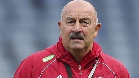 Rusiya millisinin baş məşqçisi istefaya göndərildi
