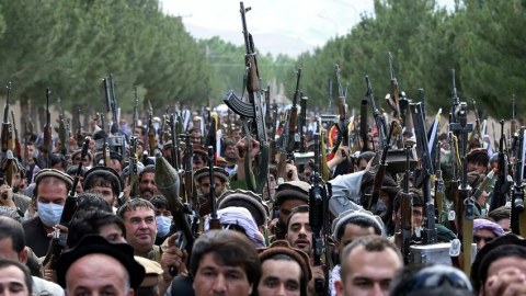Taliban İranın sərhəddəki əsas keçid məntəqəsini ələ keçirdilər