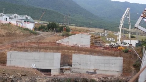 Gürcüstanla Ermənistan arasında dostluq körpüsü - FOTO