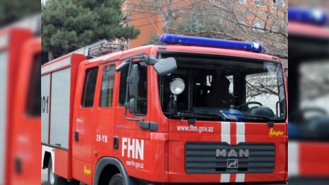 Bakıda təmir sexində mikroavtobus yandı