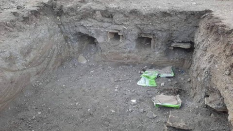 Qubada məktəb tikintisi zamanı qədim qəbirlər aşkarlanıb - FOTO
