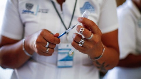 ABŞ rəsmiləri Pfizer peyvəndinə görə toplaşacaq