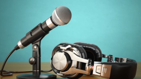 Azərbaycanda iki radionun yayımı DAYANDIRILIR