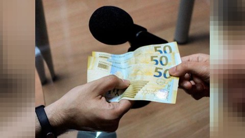 Baş həkimdən rüşvət alan sayt rəhbəri TUTULDU
