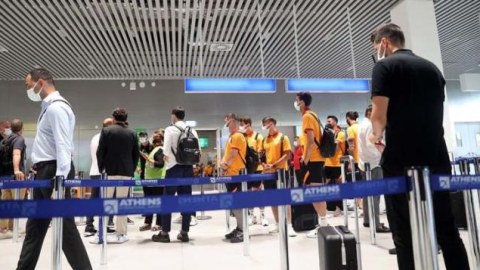 Yunanlardan "Qalatasaray"a hörmətsizlik - ölkəyə buraxmadılar