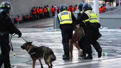 Polis İtaliya-İngiltərə matçına görə 86 nəfəri həbs etdi