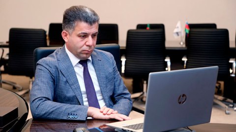 “Azəriqaz”ın baş direktoru müraciət edən vətəndaşlara özü zəng edir