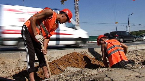 Hansı sahibkarlar işçiləri isti havalarda işlədiblər? - Nazirlikdən AÇIQLAMA 