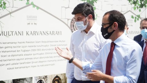 Eldar Əzizovla Kaxa Kaladze İçərişəhəri gəzdilər  - FOTOLAR