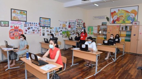 Müəllim olmaq istəyən 3 mindən çox namizəd biliyini sınayacaq
