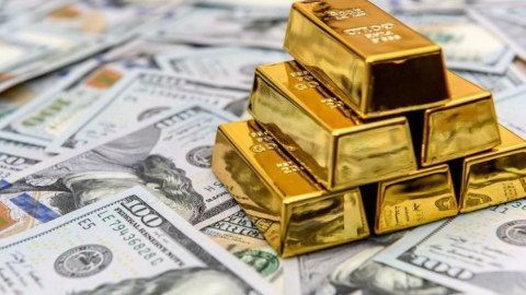 Dollar bahalaşır, qızıl UCUZLAŞIR