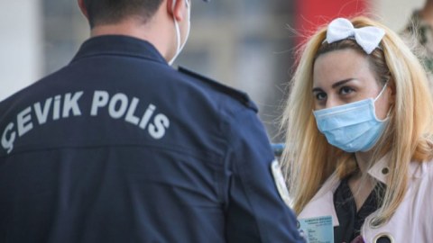 Yeraltı keçidlərdə “maska cəriməsi” yazılır - DİN